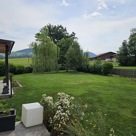 Ferienhaus Gartentraum Mit Eigenem Badeplatz Am Irrsee
